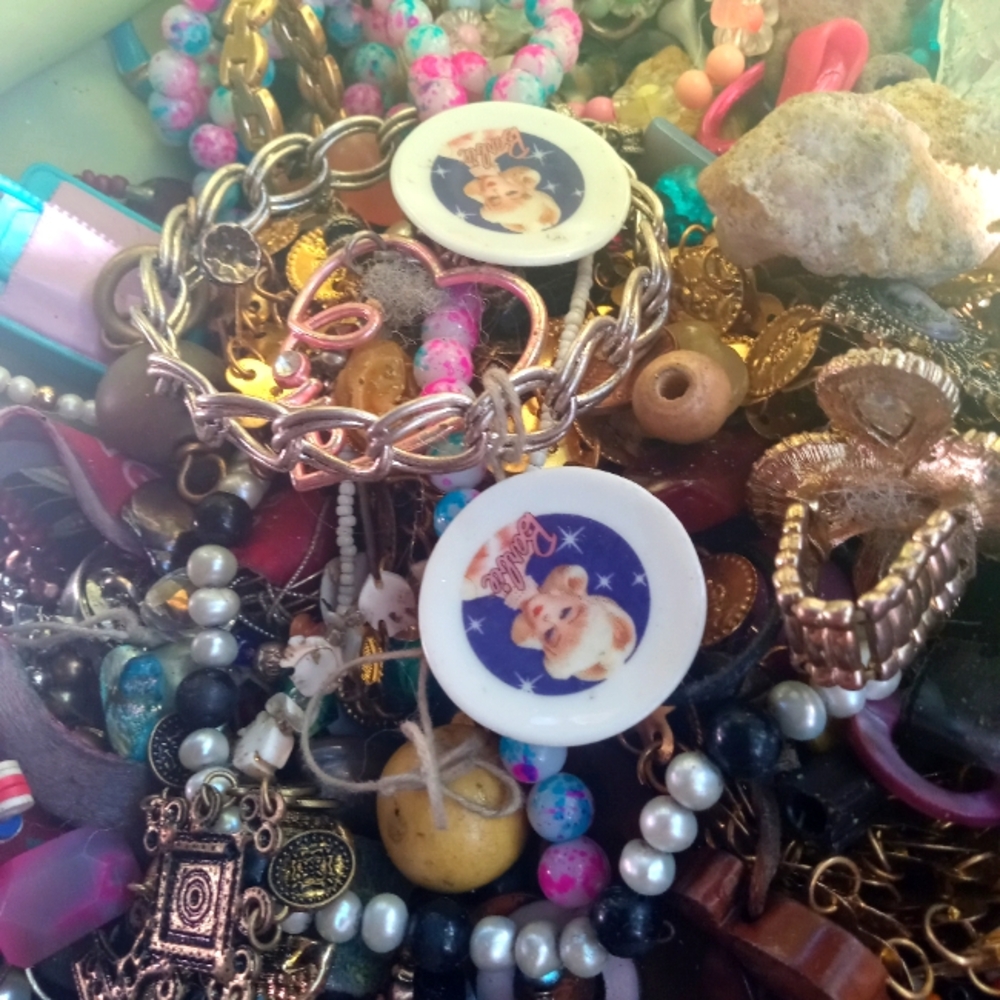 6 item Mystery boxes! U decide between what type of jewelry the rest a MYSTERY